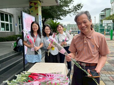 114-05-07感恩母親節贈花活動(03)