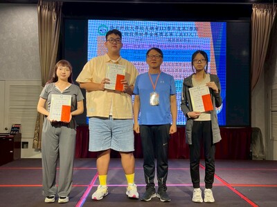 頒發113-2蔡謀江先生紀念獎學金